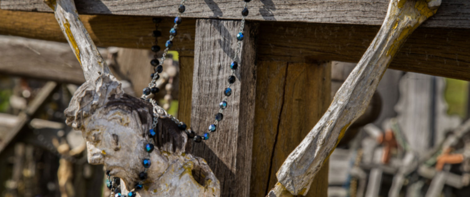 Verwittertes Kreuz_Robert-Rutoed_Berg-der-Kreuze